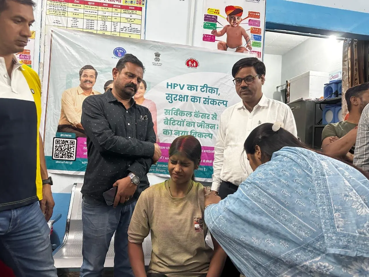 HPV टीका नागौर: खींवसर की 14 वर्षीय दीपिका कँवर को लगा पहला सर्वाइकल कैंसर टीका, डॉक्टर महेश वर्मा की मौजूदगी में